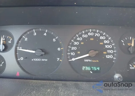 2004 Jeep Grand Cherokee Laredo z USA, uszkodzony, nr VIN 1J4GW48S14C315611